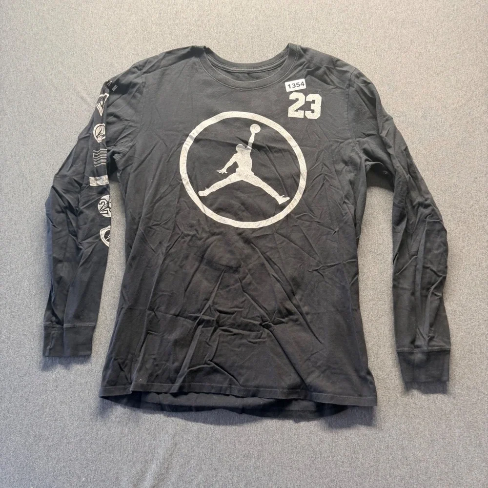 Jordan Mens Long Sleeve T-Shirt Black Jumpman 23 Graphic Sleeve Logo Tee